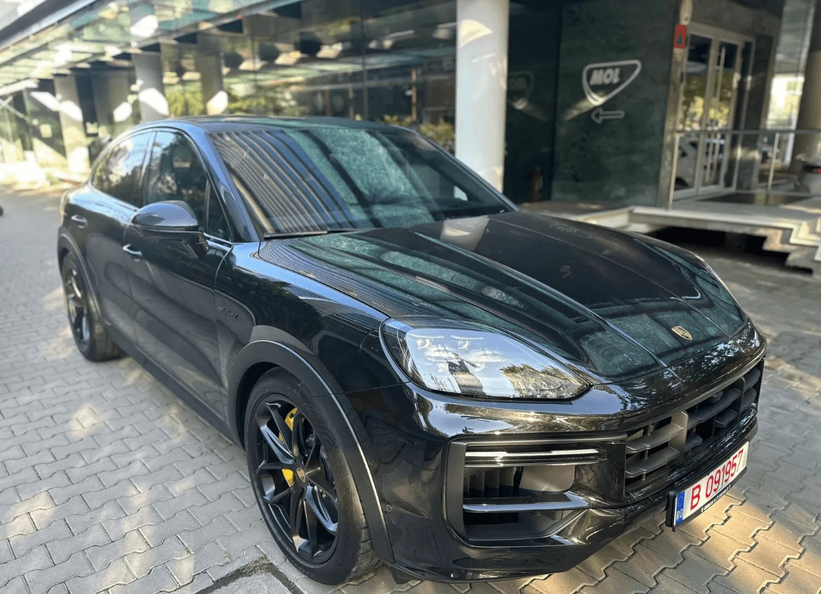 Porsche Cayenne Turbo E-Hybrid Coupe GT