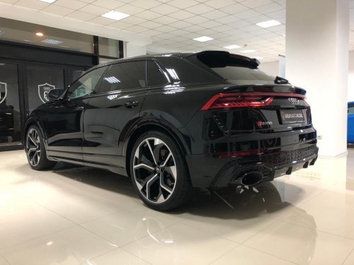 Audi RSQ8