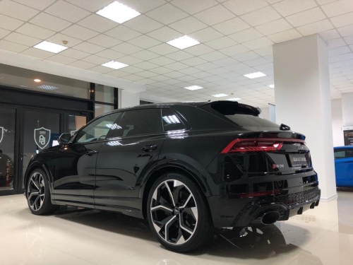 Audi RSQ8